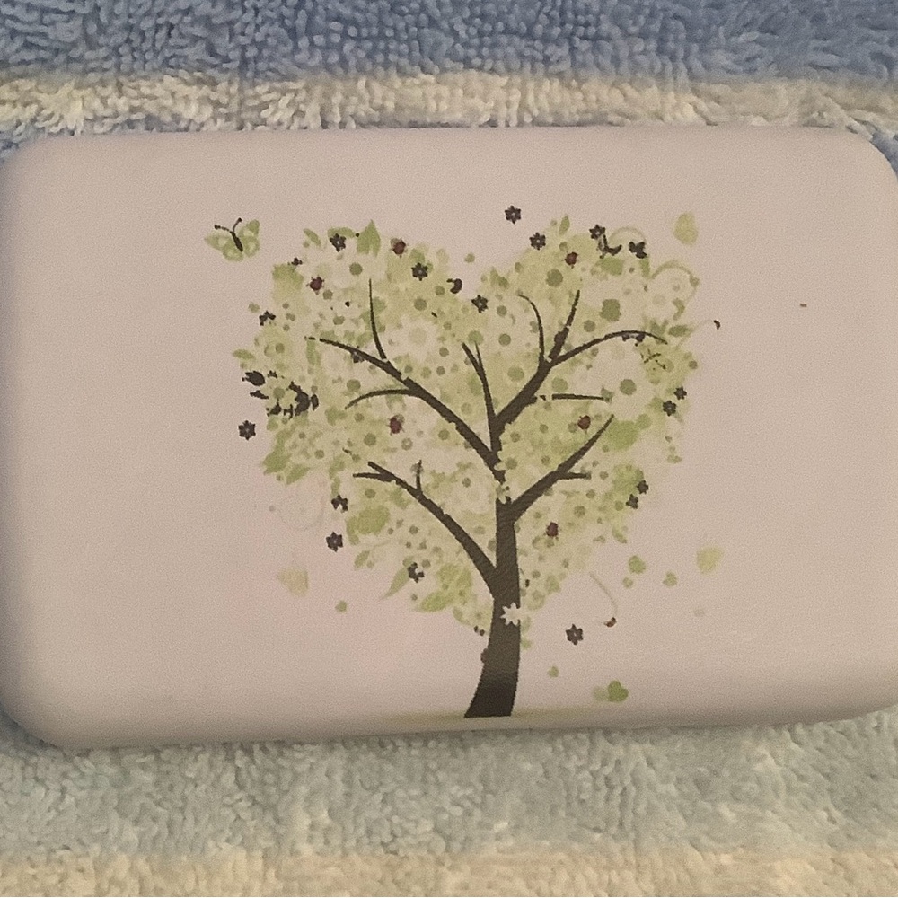 NWT RFID Tree Design Card Holders: Green design for spring/summer